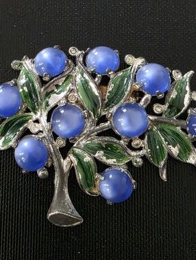 VTG Pot Metal Blue Thermoset Moonglow Lucite Rhinestone Enamel Fruit Tree Brooch